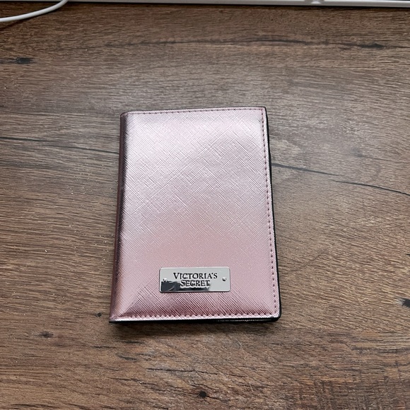 Victoria's Secret VS Passport Credit ID Card Travel Holder, Cover Folder (Pink) - Picture 5 of 12
